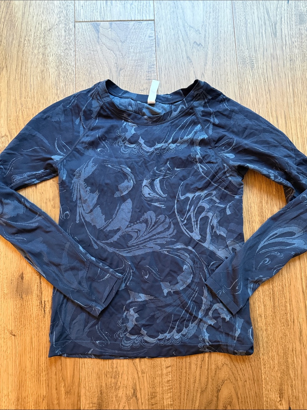 Athleta Navy Blue Long-Sleeve Swirl Crewneck Top